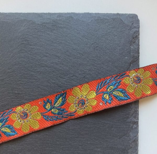 Choker Flower