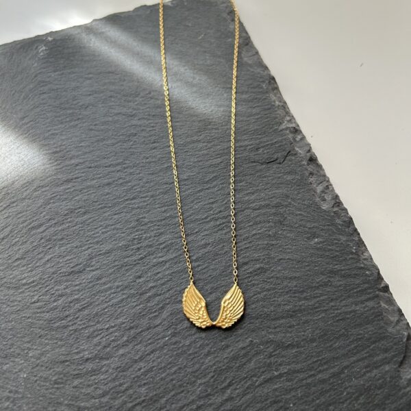 Collar Alas Golden
