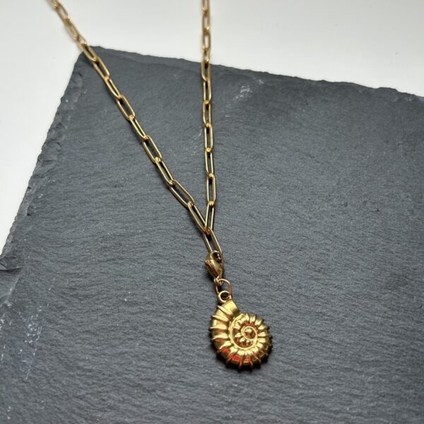 Charm Caracola Golden - Imagen 2
